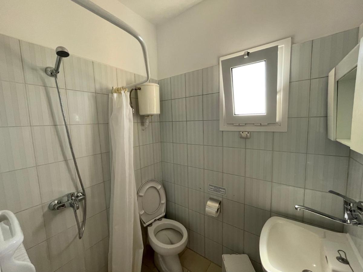 Andreas Studios Svoronata Luaran gambar